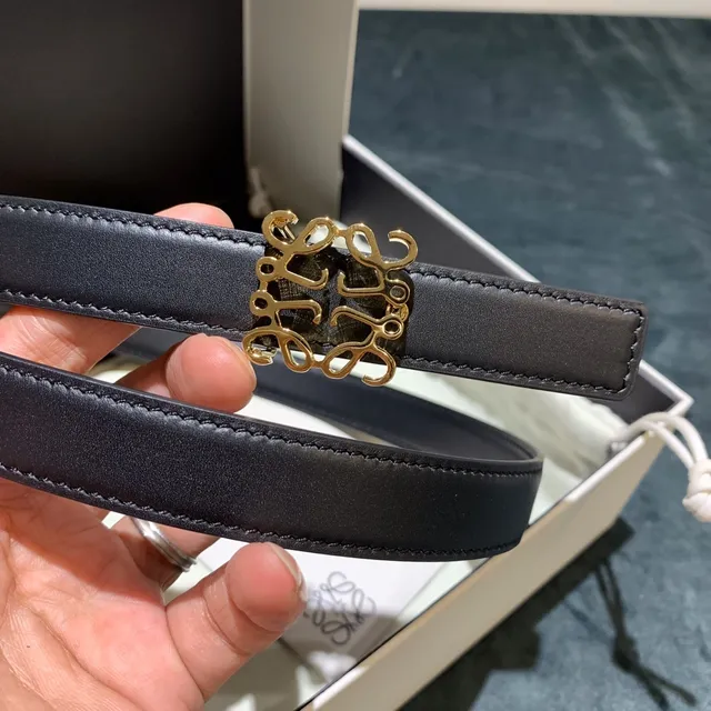 Loewe Anagram Belt Ceinture noire dorée lanière étroite boucle cuir 6