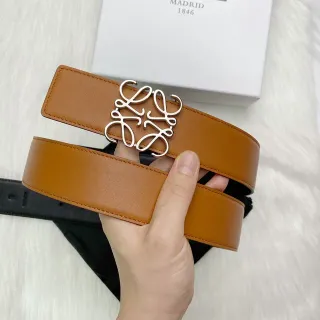 Loeve Anagram Belt Cinturón de cuero color tan