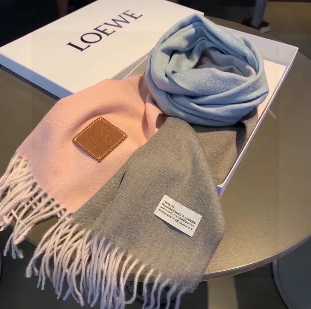 Loewe Anagram Pink Gray Bords frangés Patch de cuir cousu Écharpe en cachemire 8