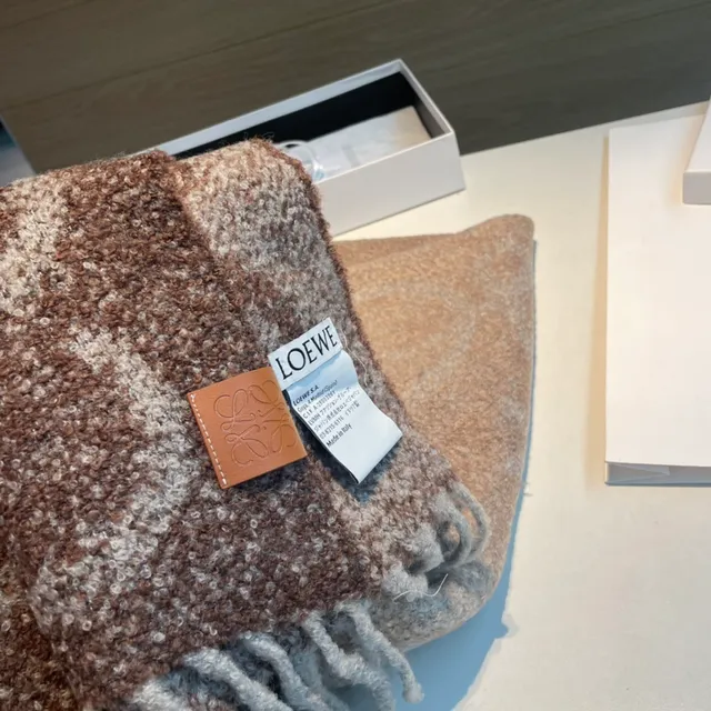 Loewe Bouclé Mottled Brown Beige Cashmere Scarf 8