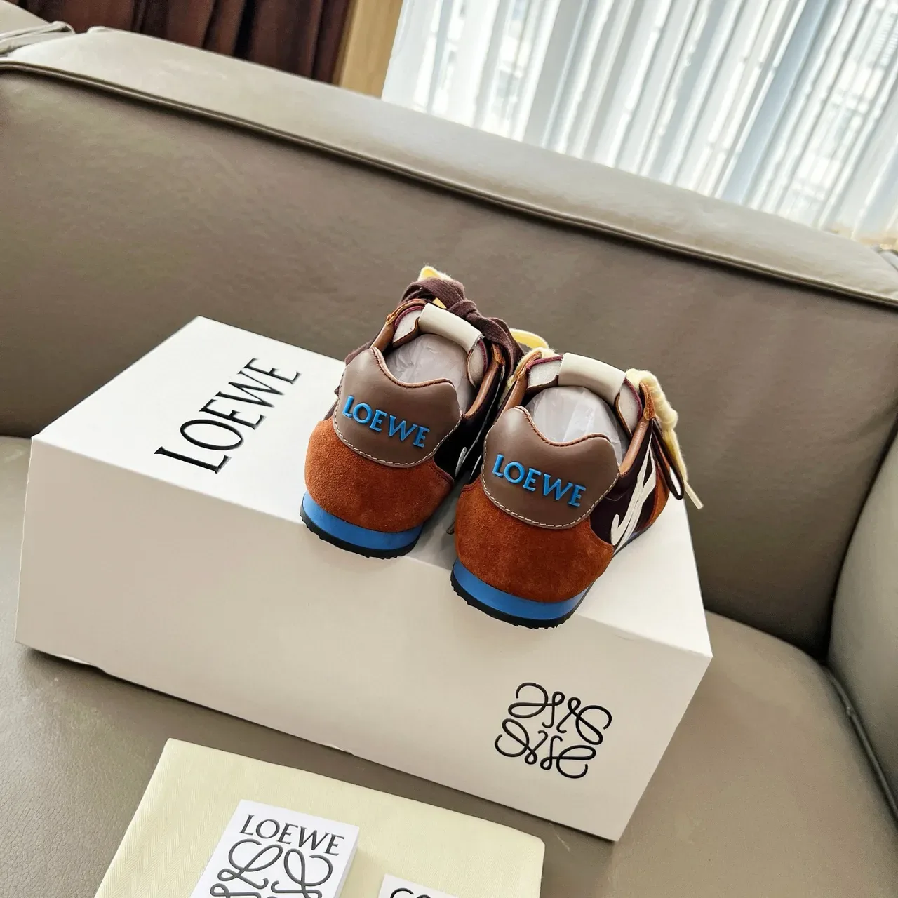 Loeve Beige Marron Retro Runner Silhouette Daim et Cuir Panneau Chaussures Lifestyle 2
