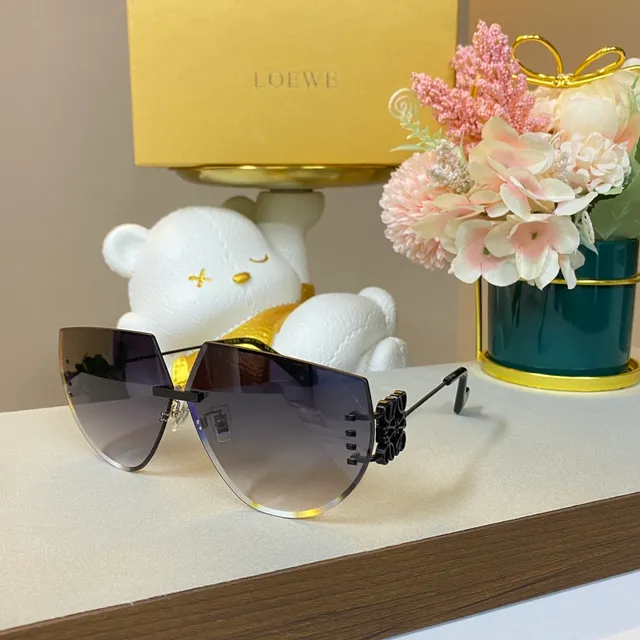 Loewe نظارات شمسية درع مزخرف متدرج 9