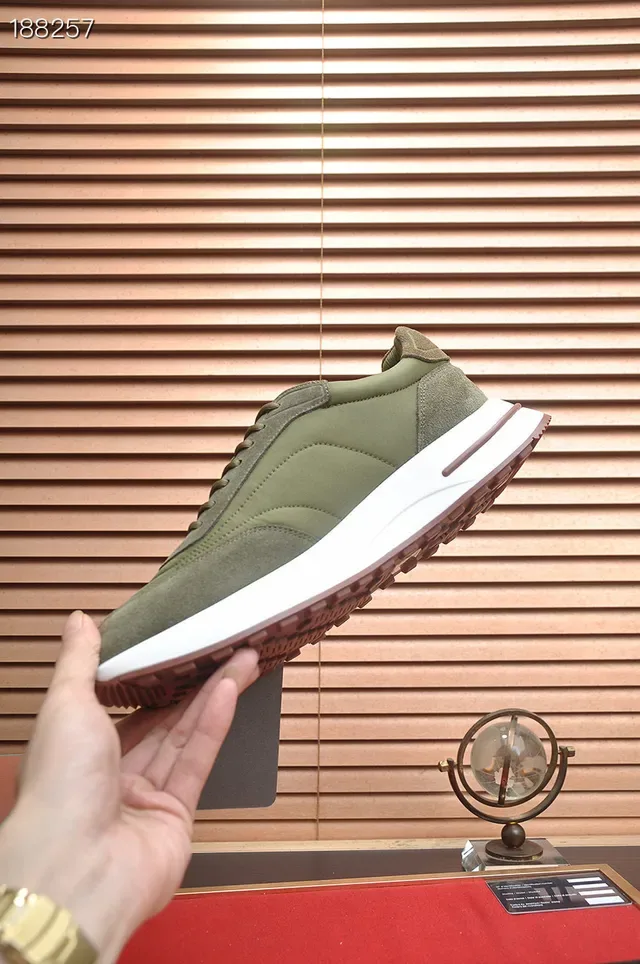 Loro Piana Chaussures lifestyle en daim vert olive et textile 6