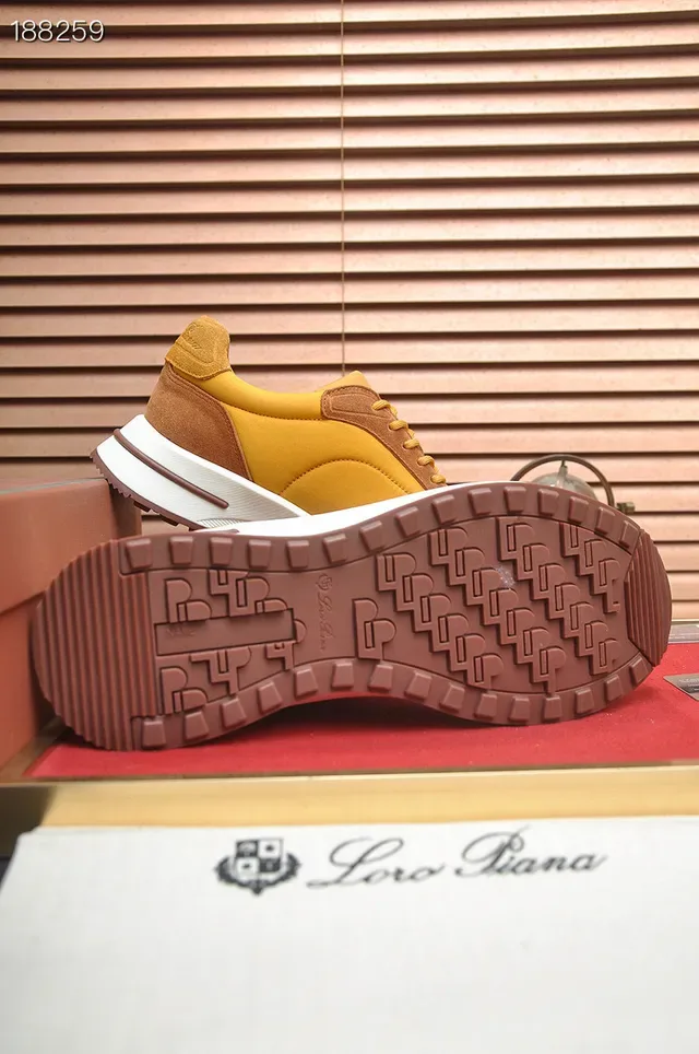 Loro Piana Tênis Lifestyle de Camurça Amarelo e Marrom 2