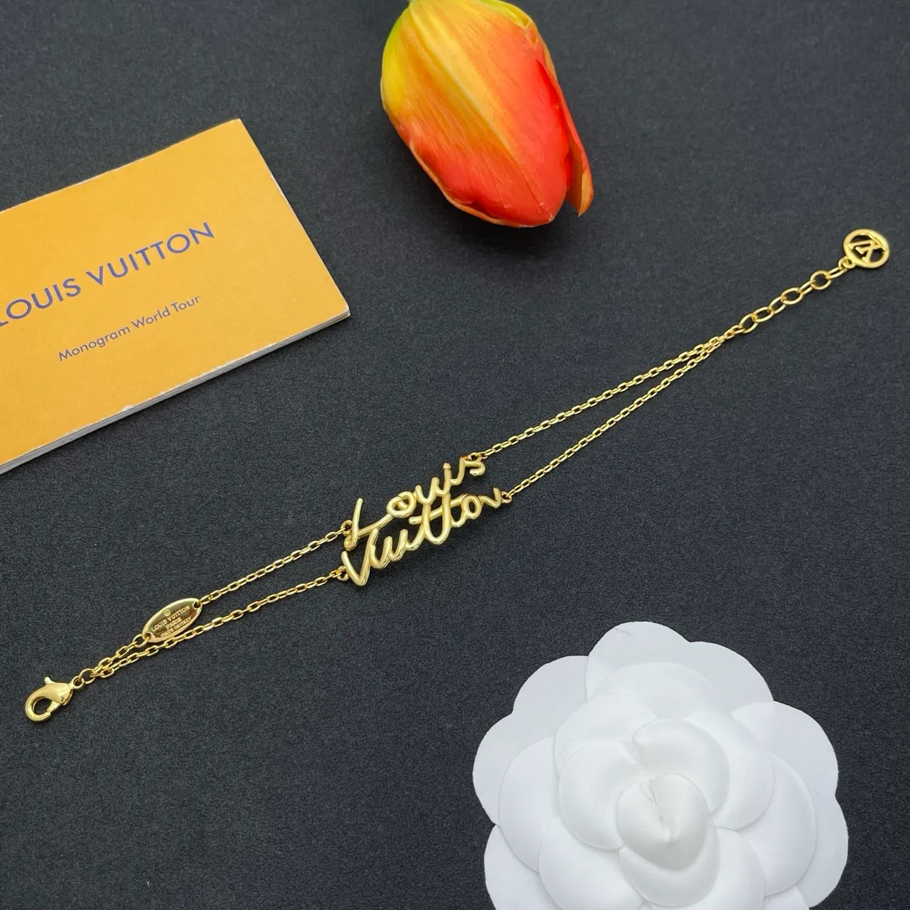 Louis Vuitton Amour Gold-Tone Chain Bracelet 7