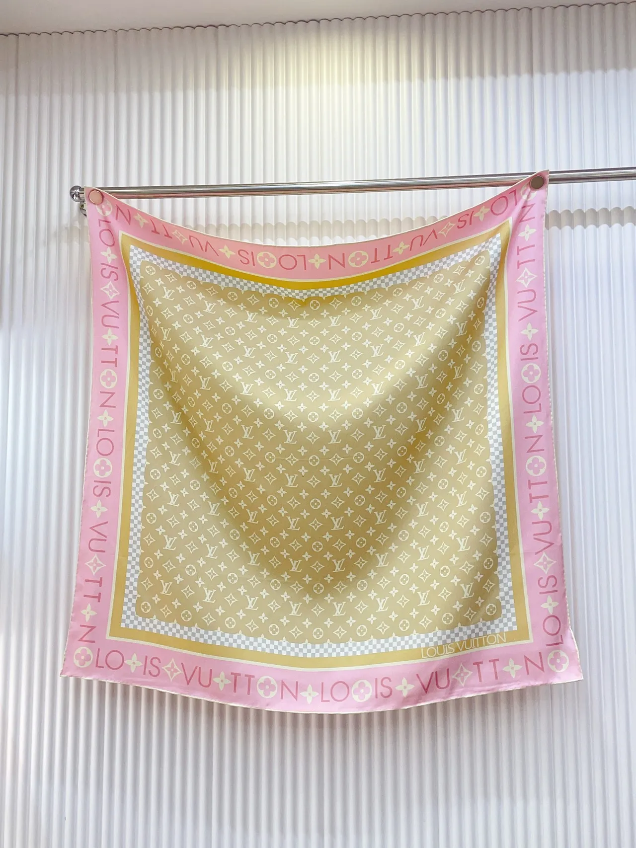 Louis Vuitton Bandana Monogram Floral Seda Écharpe 4