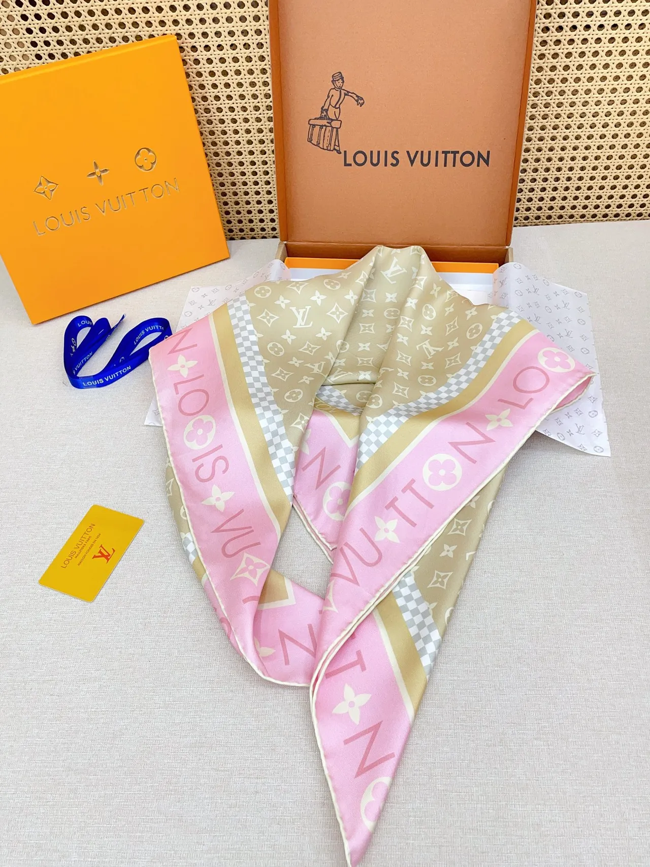 Louis Vuitton Bandana Monogram Floral Seda Écharpe 5