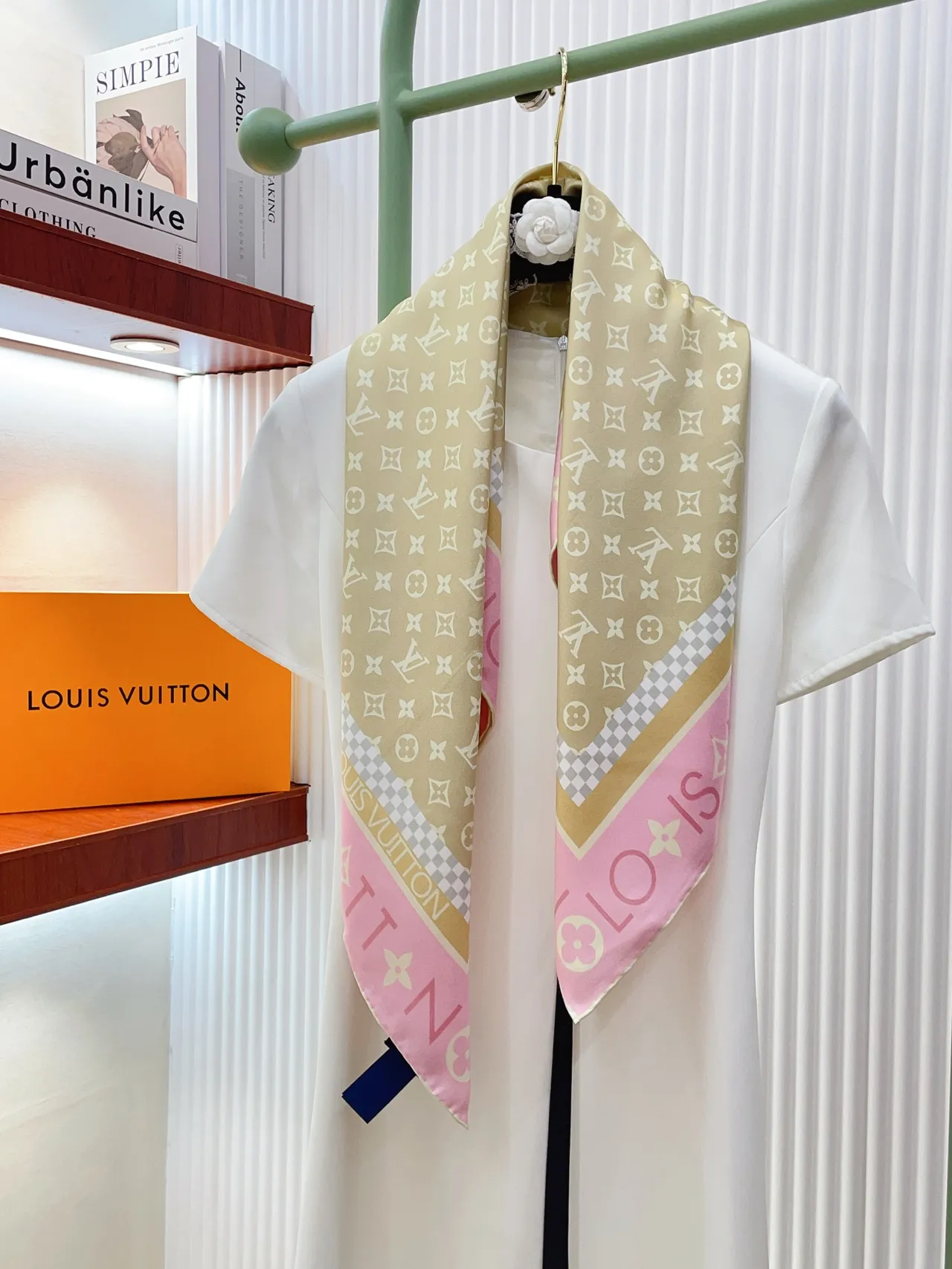 Louis Vuitton Bandana Monogram Floral Seda Écharpe 7
