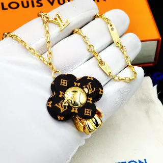 Louis Vuitton 熊形三叶草吊坠金链项链