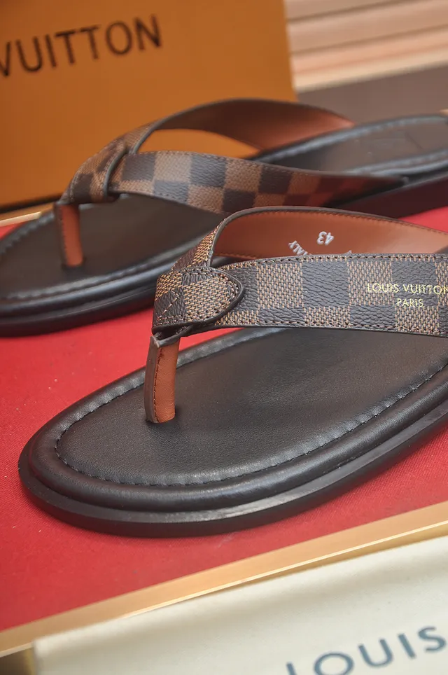Louis Vuitton أسود بني جلدي سول ثونغ سيليويت نعال 3