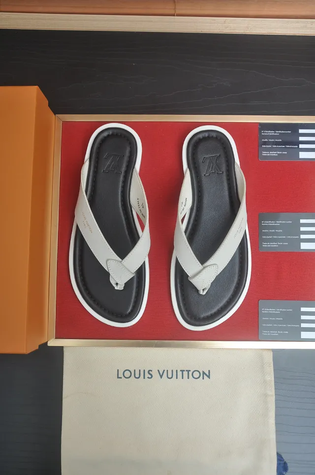 Louis Vuitton أسود بني جلدي سول ثونغ سيليويت نعال 12
