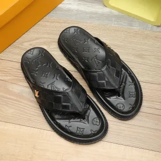Louis Vuitton काला स्वर्ण उत्कीर्ण मोनोग्राम सोल चेकरबोर्ड पट्टा स्लिपर्स