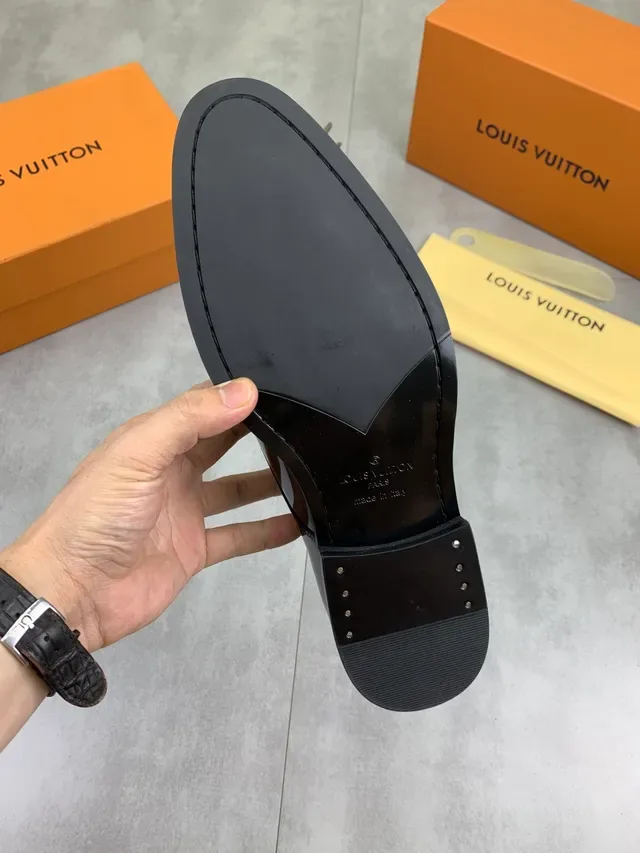 Louis Vuitton Chaussures Oxford Noir en Cuir Verni Embout 2