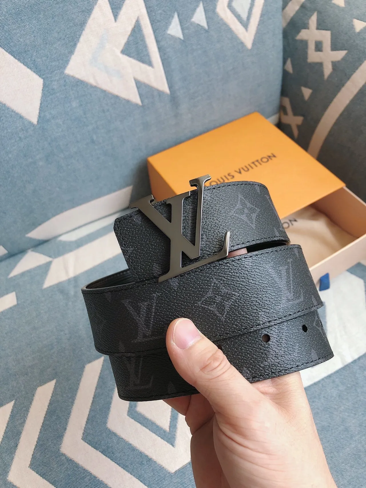 Louis Vuitton Black Silver Textured Monogram Oversized Interlocking LV Buckle Leather Belt 7