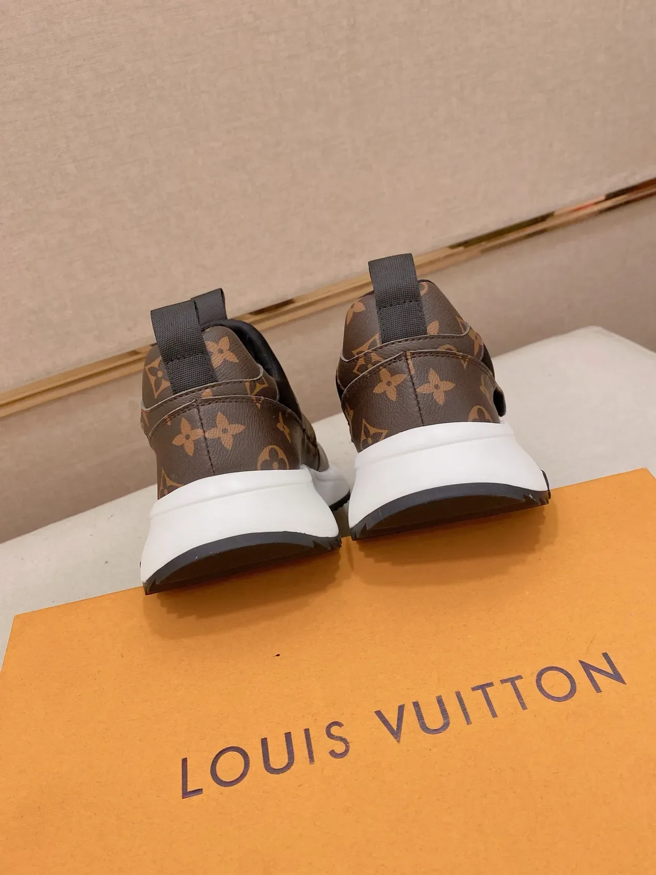 Louis Vuitton Sneakers Slip-On Lifestyle Monogram Canvas Marron Noir 3