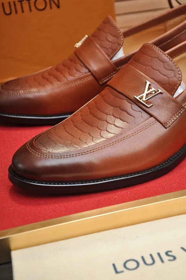 Louis Vuitton Loafer Cuir Marron Noir Embossé Serpent, Vamp et Pointe Lisse 2