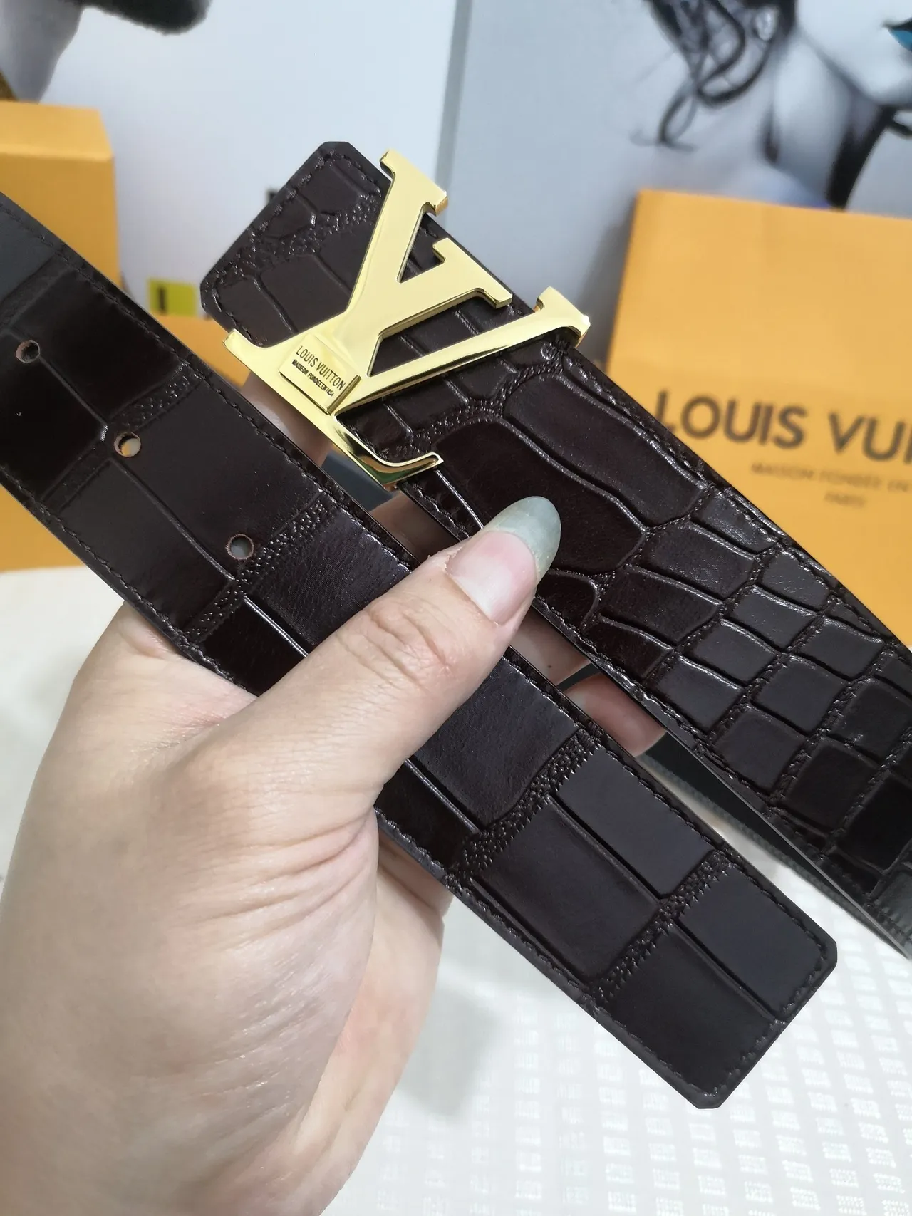 Louis Vuitton Brown Gold Crocodile-Embossed Monogram Buckle Leather Belt 9