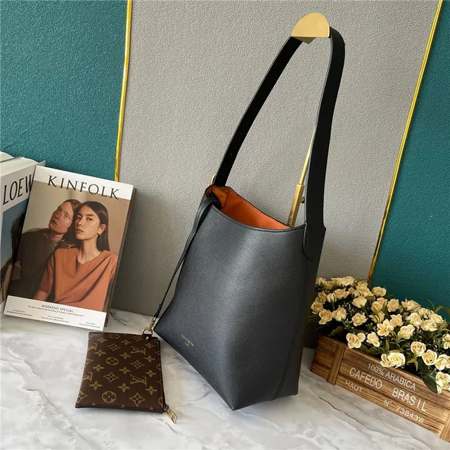 Louis Vuitton Brown Gold Structured Silhouette Smooth Grained Leather Bucket Bag 8
