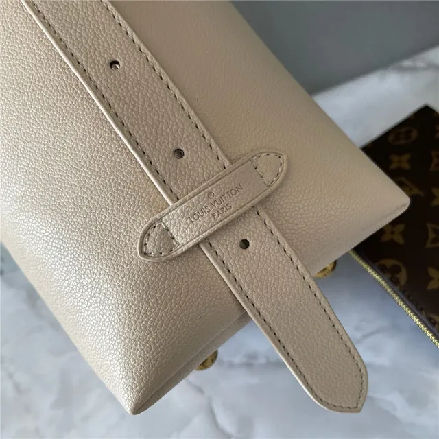 Louis Vuitton Brown Gold Structured Silhouette Smooth Grained Leather Bucket Bag 22