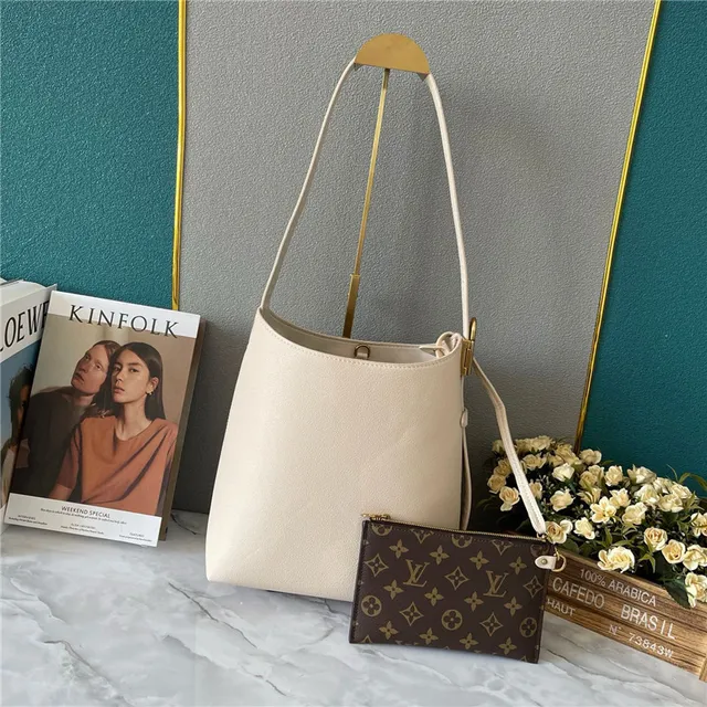 Louis Vuitton Brown Gold Structured Silhouette Smooth Grained Leather Bucket Bag 24