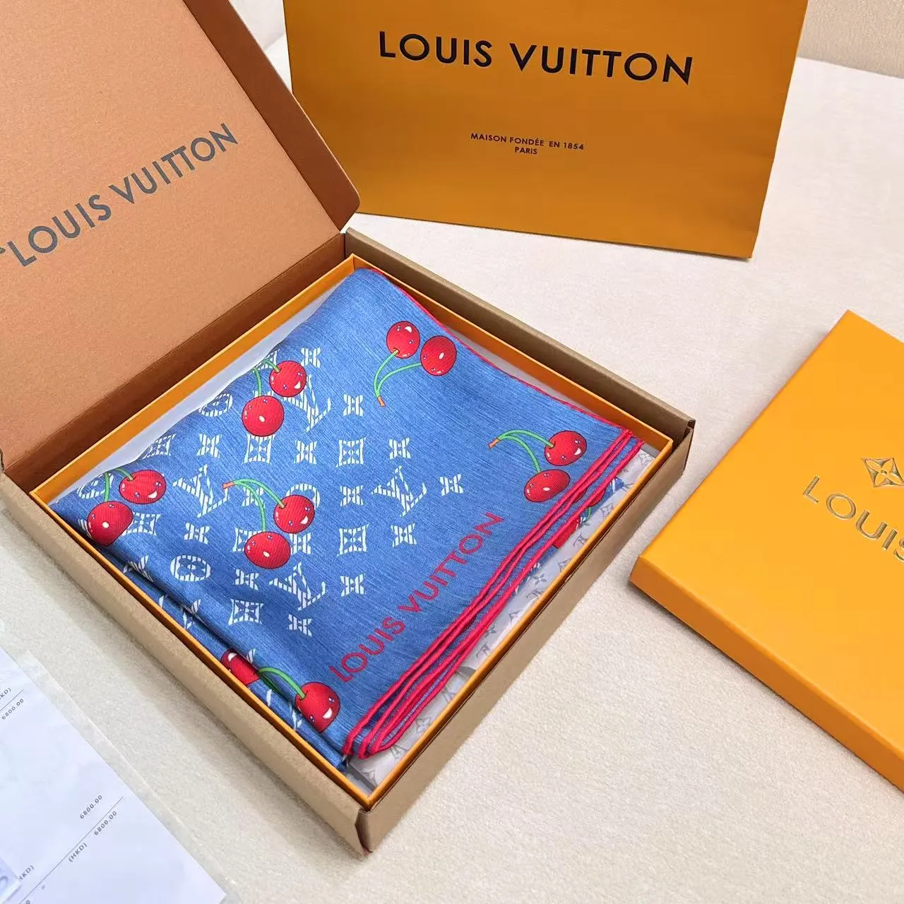 Louis Vuitton Écharpe de Soie Monogramme Cerise Bleu Denim 6