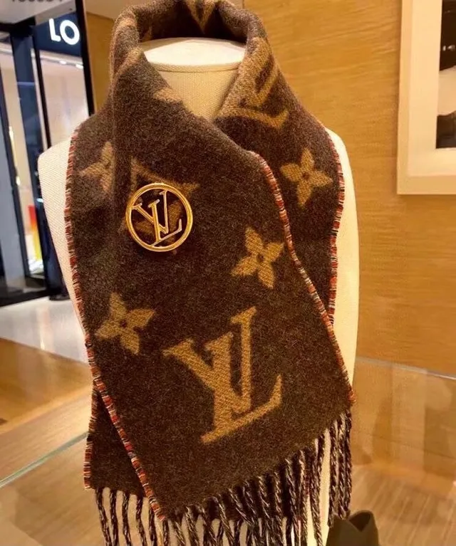 Louis Vuitton دائري LV Monogram Gold-Tone دبوس 6