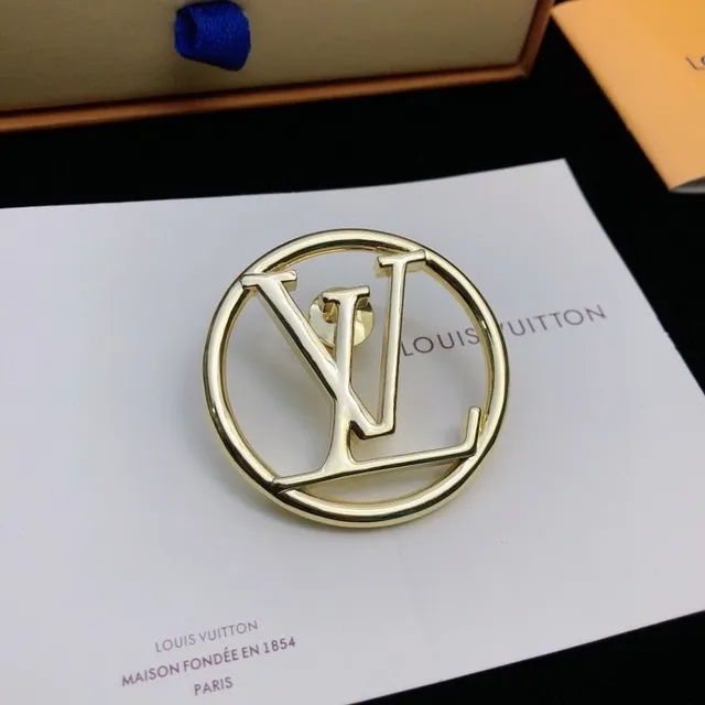 Louis Vuitton دائري LV Monogram Gold-Tone دبوس 8
