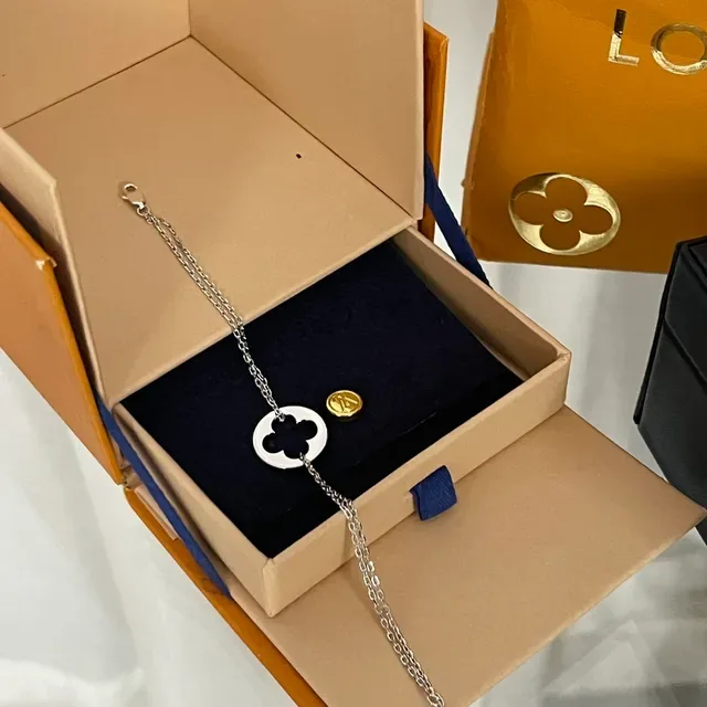 Louis Vuitton Clover Cutout Silver Chain Bracelet 3
