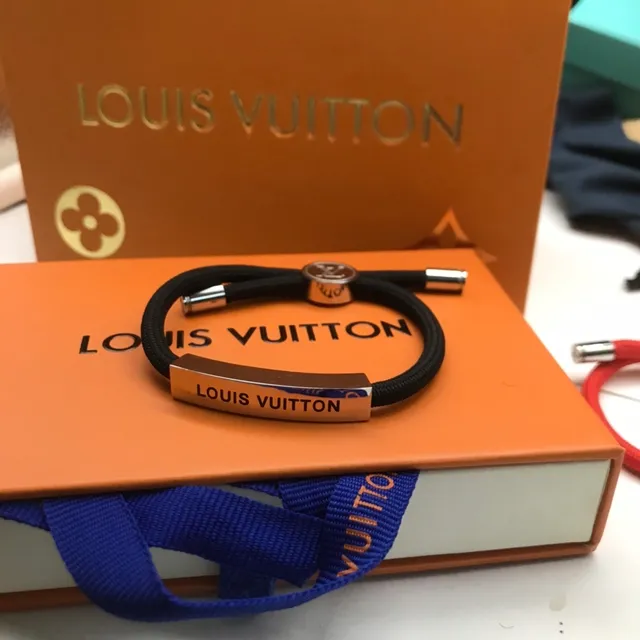 Louis Vuitton Plaque Gravée Cordon Noir Rouge Bracelet Métal Tressé 5