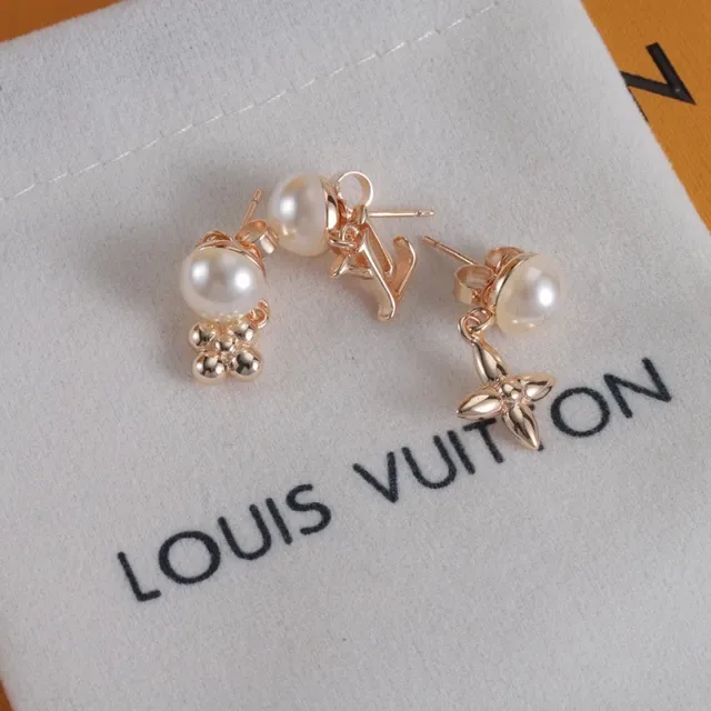Louis Vuitton Flower Pearl Drop Earrings 4