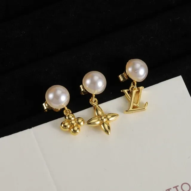 Louis Vuitton Flower Pearl Drop Earrings 6