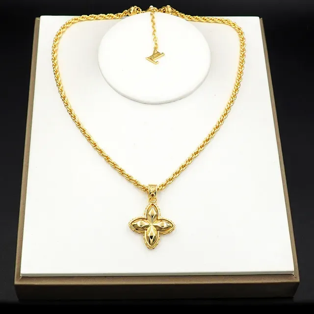 Louis Vuitton Four-Petal Pendant Rope Chain Necklace 7