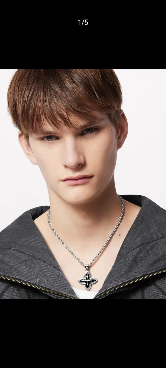 Louis Vuitton Four-Petal Pendant Rope Chain Necklace 11