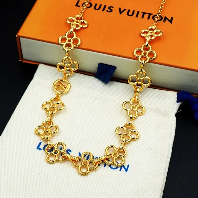 Louis Vuitton Gold Floral Quatrefoil Links Interlocking LV Monogram Medallions Necklace 5