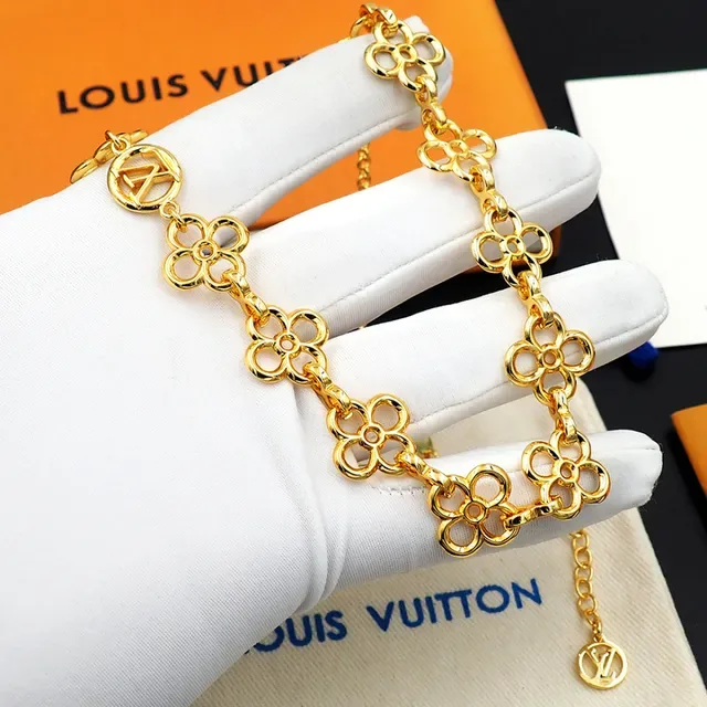 Louis Vuitton Gold Floral Quatrefoil Links Interlocking LV Monogram Medallions Necklace 7