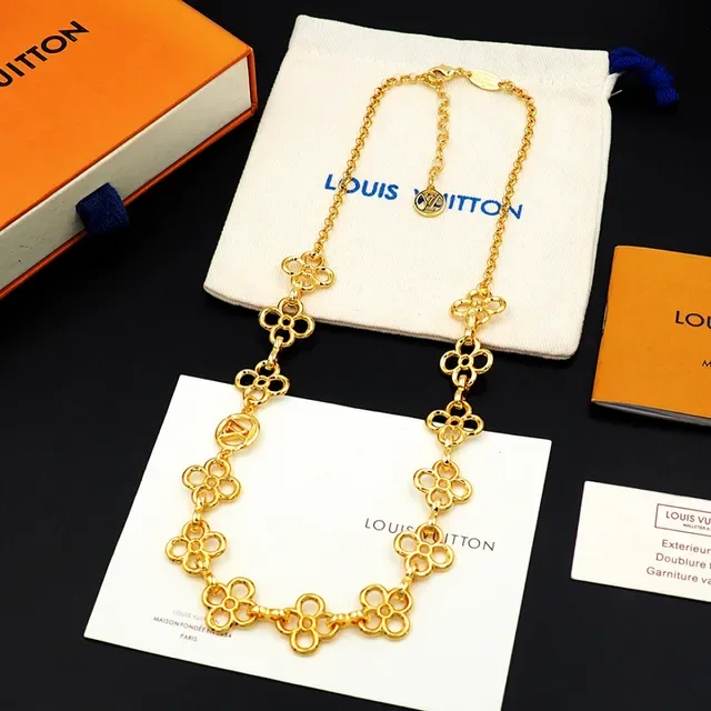 Louis Vuitton Gold Floral Quatrefoil Links Interlocking LV Monogram Medallions Necklace 10