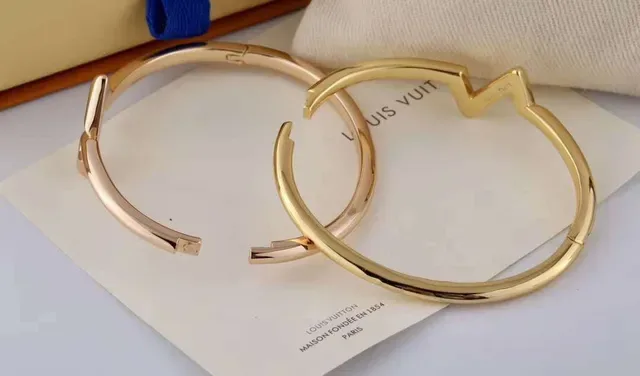 Louis Vuitton Gold Rigid Bangle Polished Bracelet 4