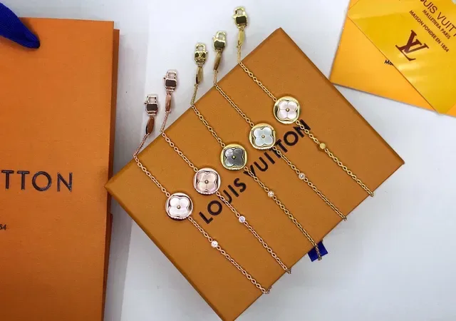Louis Vuitton Gold White Floral Charm Mother-of-Pearl Inlay Bracelet 4
