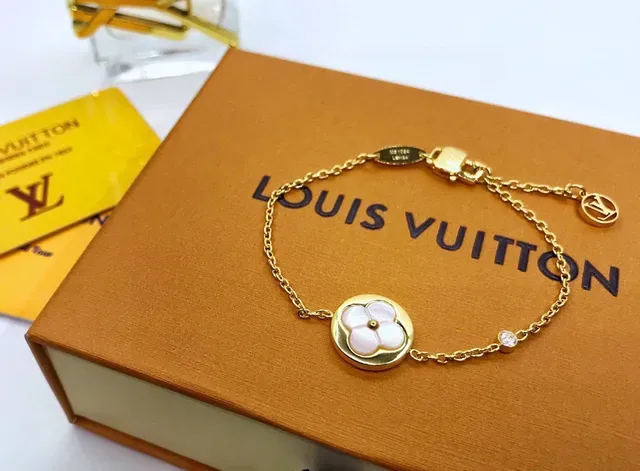 Louis Vuitton Gold White Floral Charm Mother-of-Pearl Inlay Bracelet 5