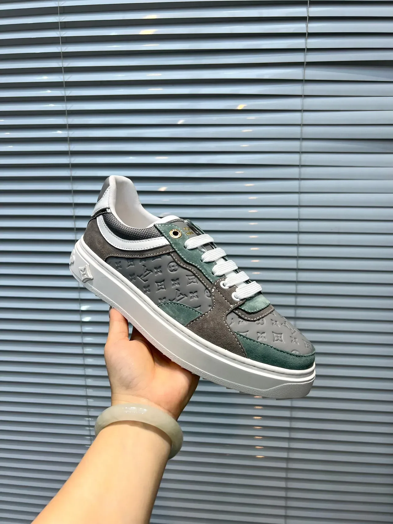 Louis Vuitton Cinza Verde Monogramados Painel Construction Camurça E Malha Mix Tênis Lifestyle 6