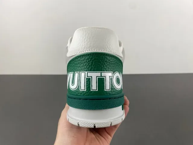 Louis Vuitton Vert et Blanc Cuir en couches et maillage perforé semelle chunky plateforme sneakers lifestyle 4