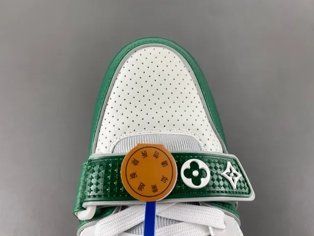 Louis Vuitton Vert et Blanc Cuir en couches et maillage perforé semelle chunky plateforme sneakers lifestyle 5