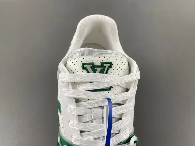Louis Vuitton Vert et Blanc Cuir en couches et maillage perforé semelle chunky plateforme sneakers lifestyle 6