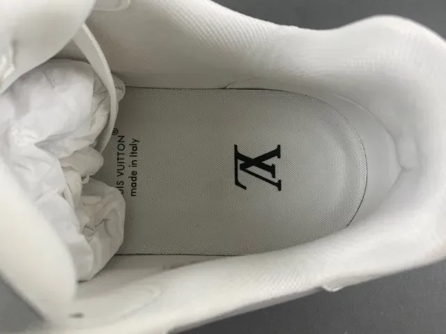 Louis Vuitton Vert et Blanc Cuir en couches et maillage perforé semelle chunky plateforme sneakers lifestyle 7