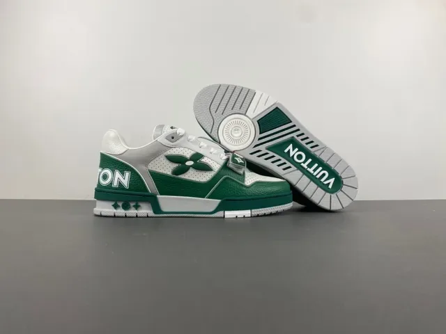 Louis Vuitton Vert et Blanc Cuir en couches et maillage perforé semelle chunky plateforme sneakers lifestyle 12
