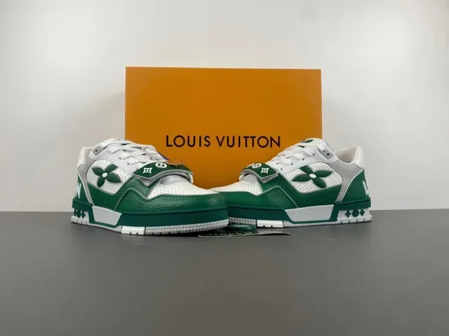 Louis Vuitton Vert et Blanc Cuir en couches et maillage perforé semelle chunky plateforme sneakers lifestyle 13