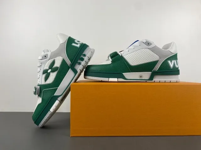 Louis Vuitton Vert et Blanc Cuir en couches et maillage perforé semelle chunky plateforme sneakers lifestyle 14