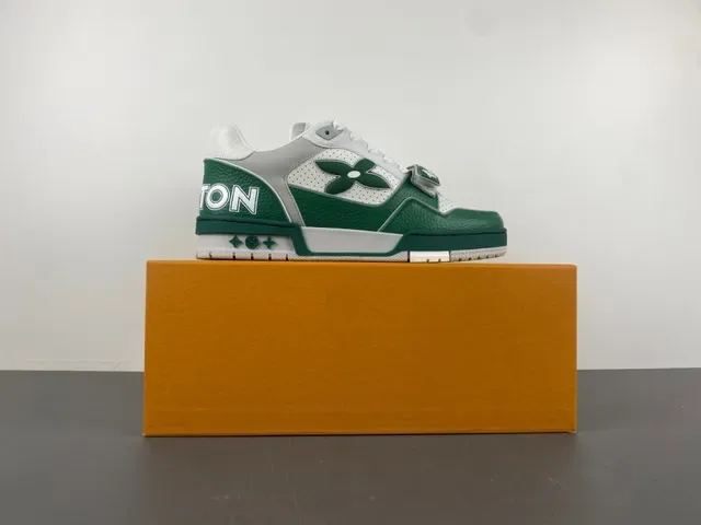 Louis Vuitton Vert et Blanc Cuir en couches et maillage perforé semelle chunky plateforme sneakers lifestyle 15