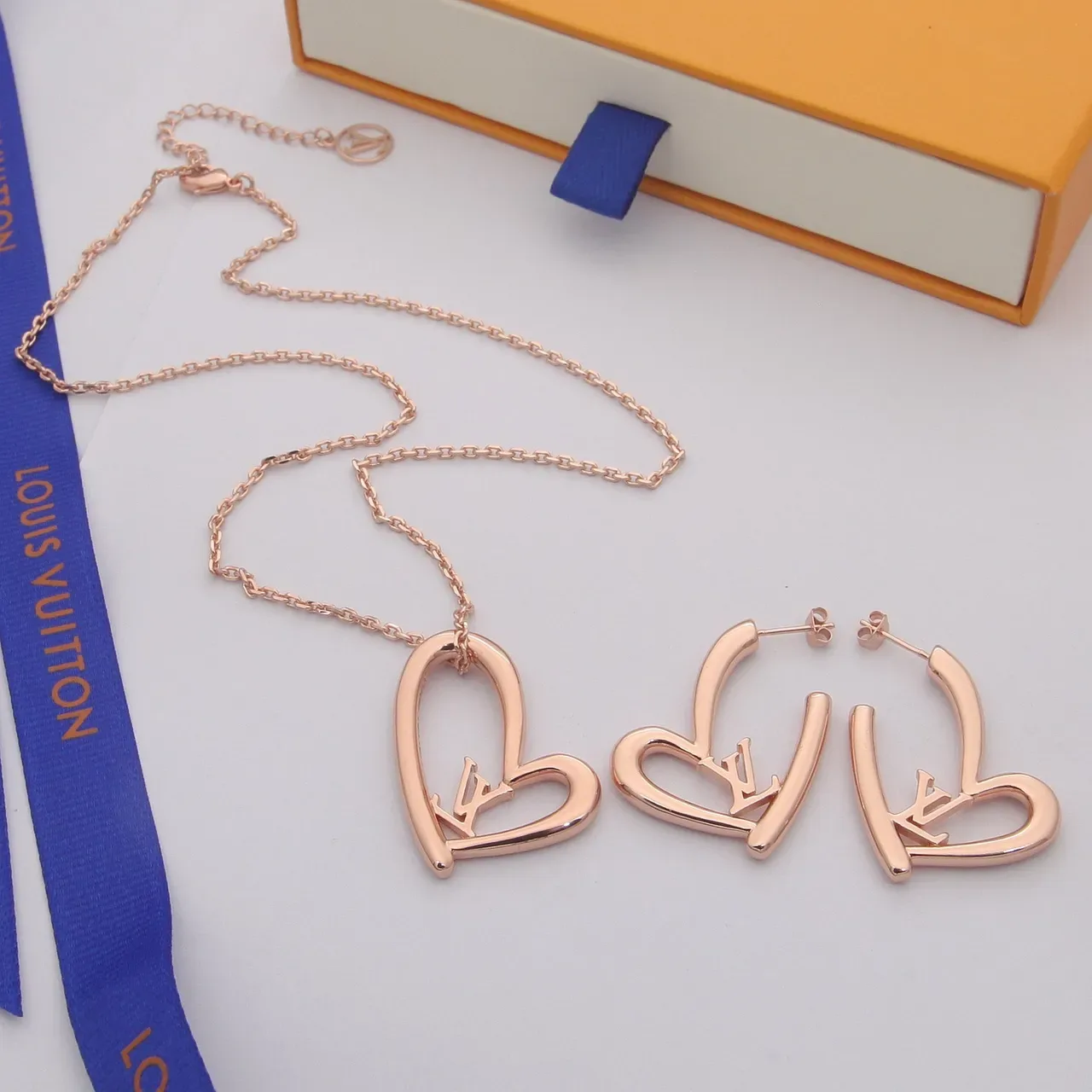 Louis Vuitton Heart Necklace Gold-Tone Open Heart Pendant Necklace 2