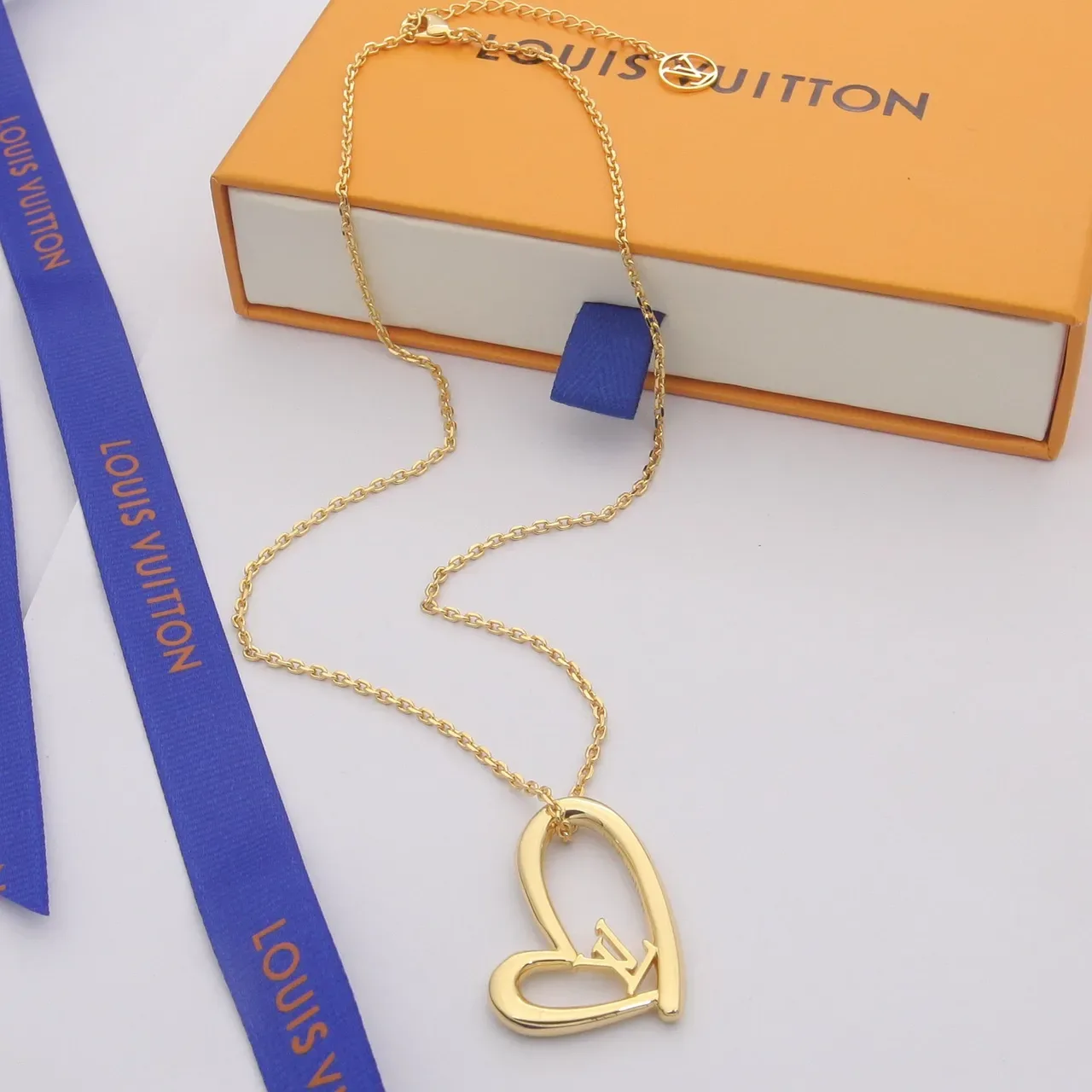 Louis Vuitton Heart Necklace Gold-Tone Open Heart Pendant Necklace 6